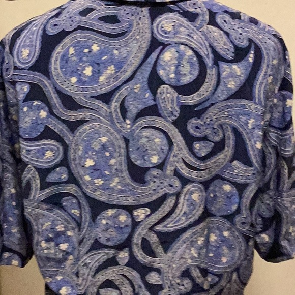 DANABUCHMAN 100% Silk Blouse 10, Cross over features w/covered buttons, Blue - Picture 7 of 9